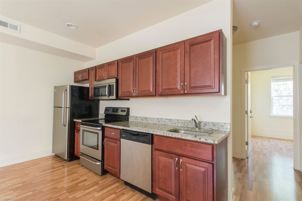 2 br, 1 bath Triplex 1509 MASTER ST Unit... Condo for Rent in