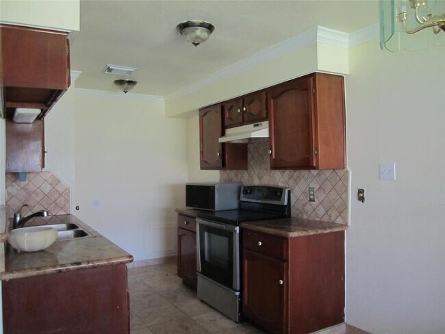 Foto del edificio - 1142 Mossridge Dr