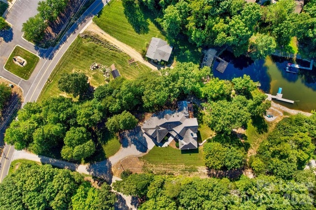 Foto del edificio - 111 Farmington Ln