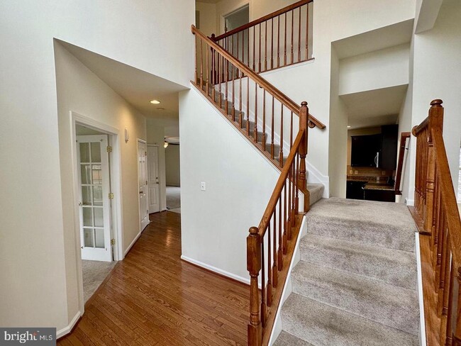 Building Photo - 105 Fredericksburg Dr