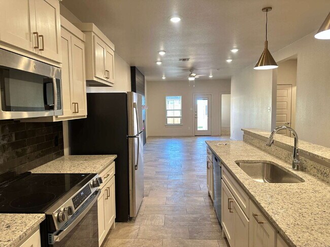 Foto del edificio - Brand new townhomes in Frenship ISD!