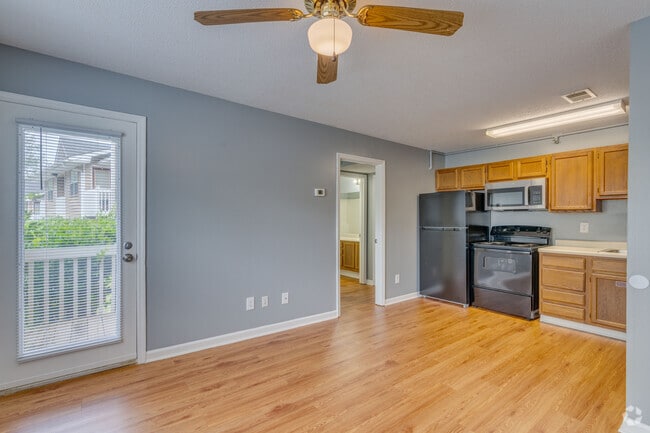 1HAB, 1BA - Área de comedor de 500 pies cuadrados - Park Ridge Apartments