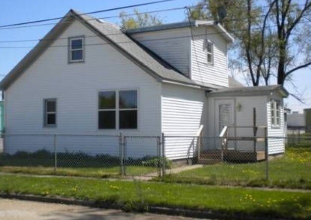 Primary Photo - 705 E State St