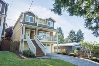 Building Photo - 4621 34th Ave W