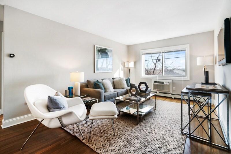 Foto principal - 29 Ferris Ave