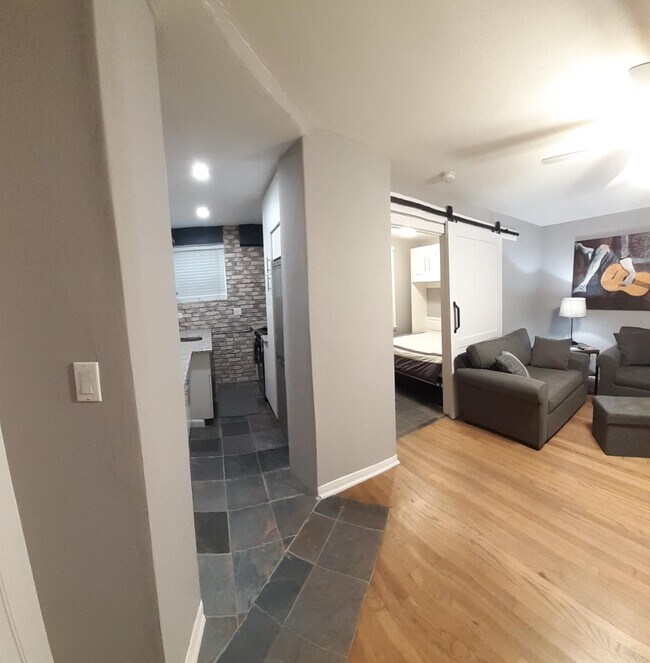 Foto del edificio - 908 E 32nd St
