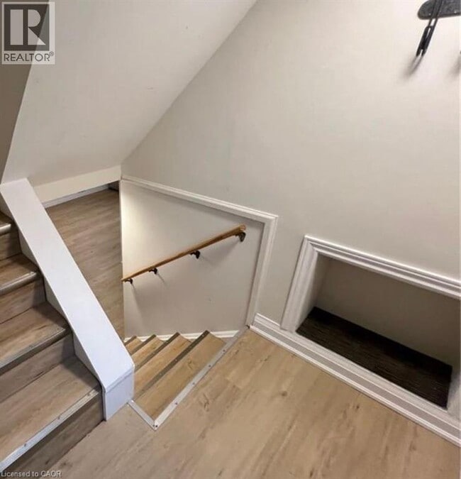 Building Photo - 346 E 15th St