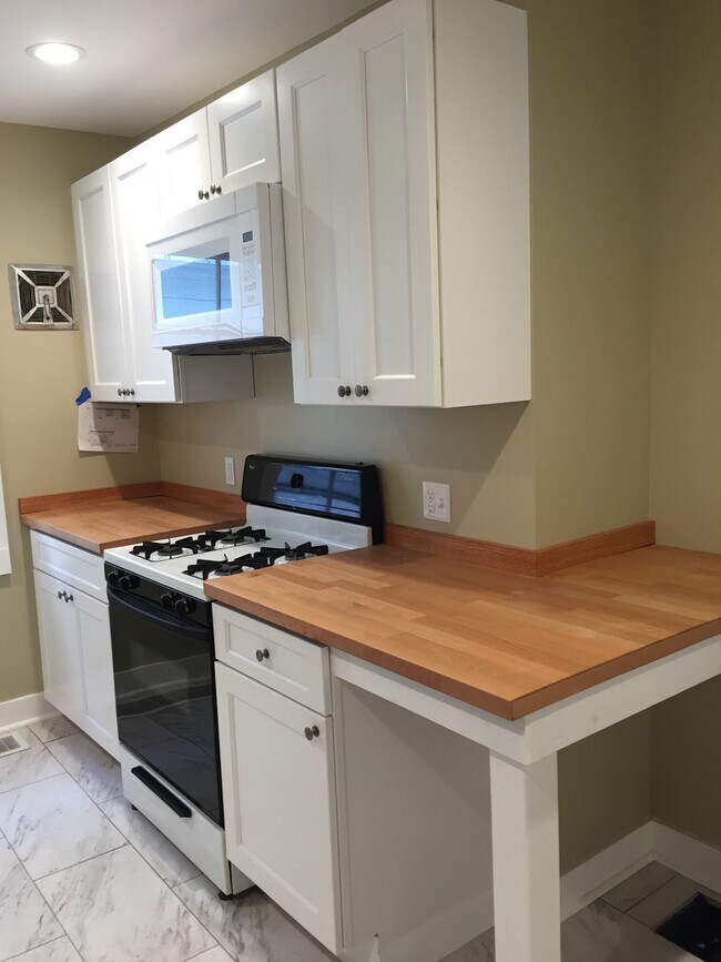 Foto del edificio - 3 Bedroom House for Rent