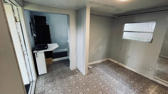 Foto del edificio - 605 SW 24th Ave