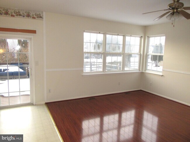 Foto del edificio - 136 Clear Creek Dr