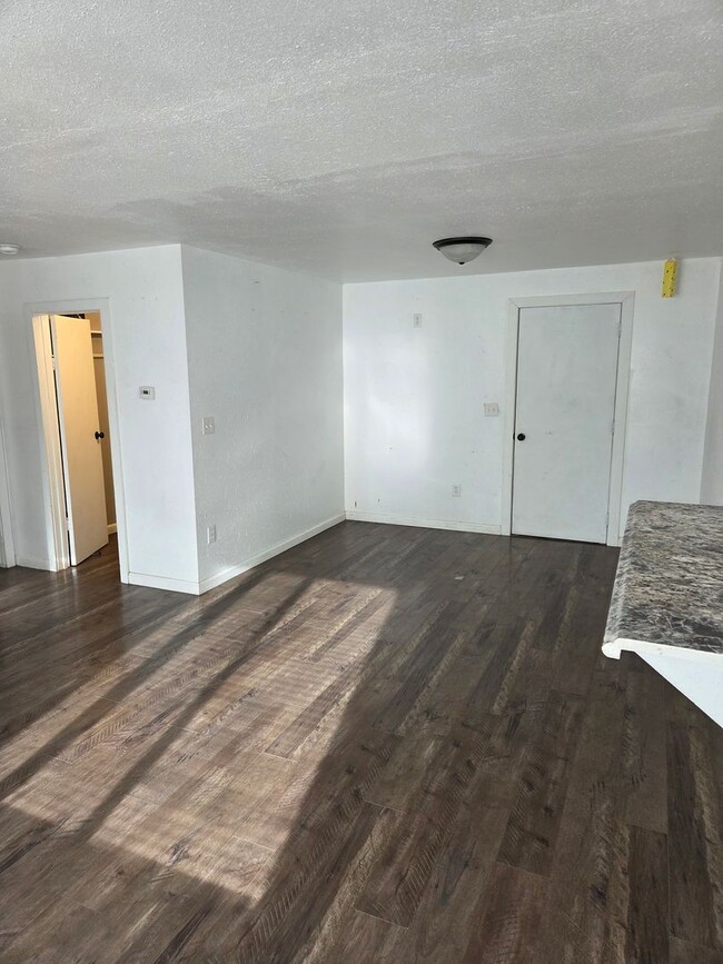 Foto del edificio - House For Rent!