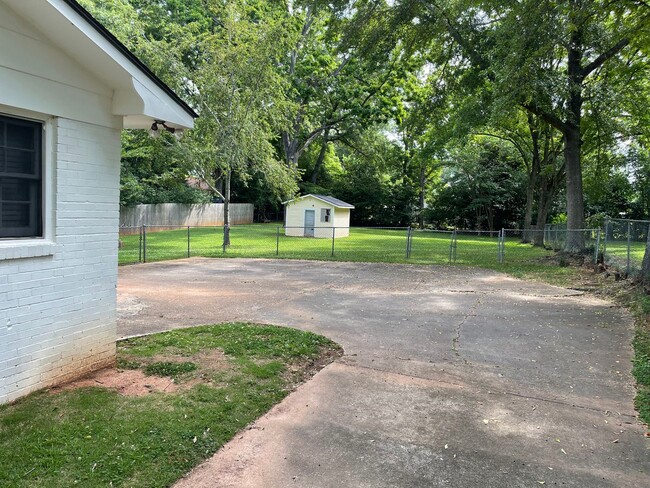 Photo - Large 3 bedroom, 2 bath Floral Park Home.