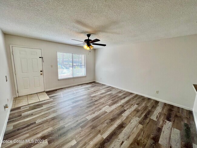Foto del edificio - 1515 Huntington Ln
