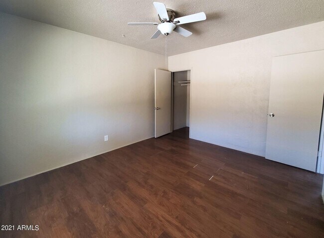 Building Photo - 4334 N 15th Ave