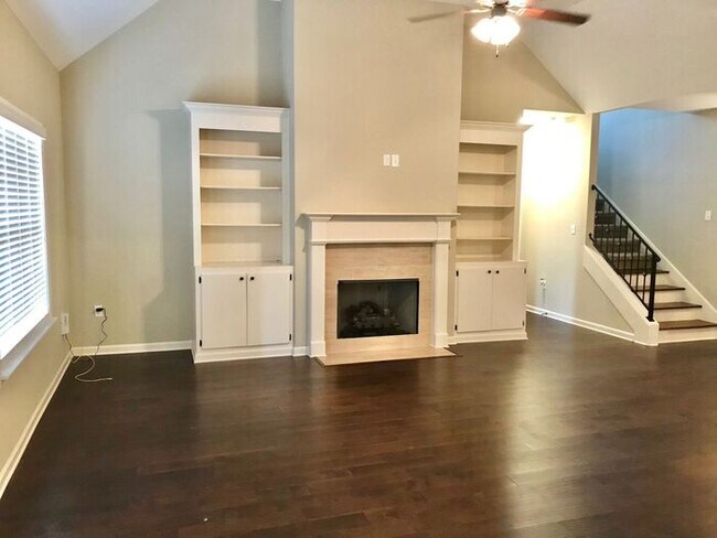 Foto del edificio - Now Leasing a 4 Bedroom 3 Bath Home In Southeast Memphis