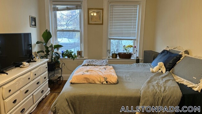 Building Photo - 110 Brainerd Rd