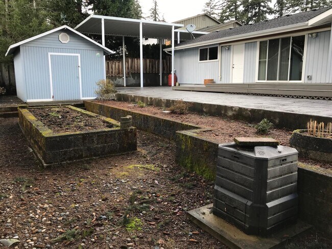 Building Photo - 826 NW 20th Ave