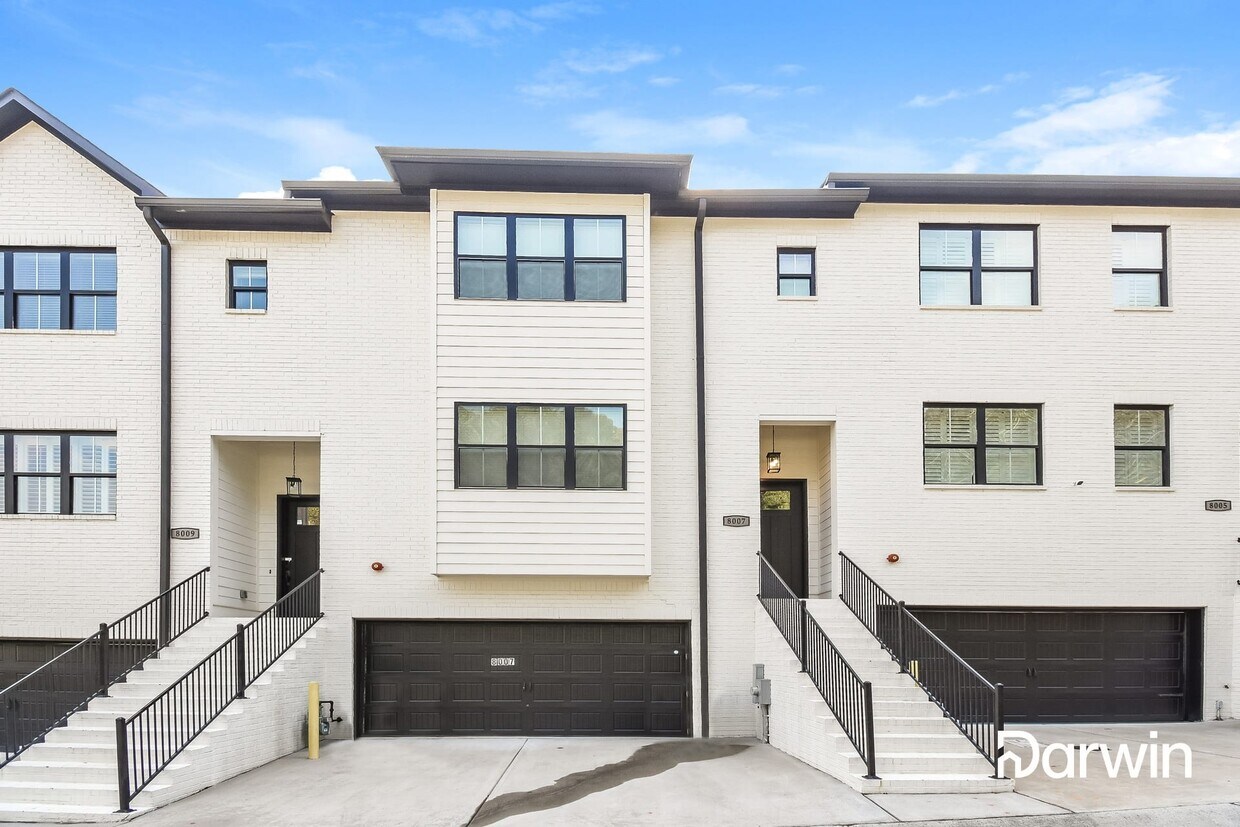 Foto principal - 8007 Linfield Way