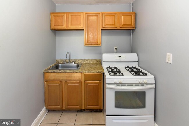 Building Photo - 1519 Filbert St
