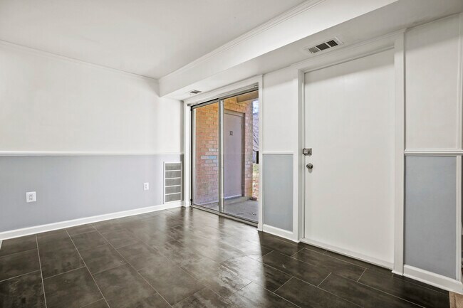 Comedor - 5105 Crossfield Ct