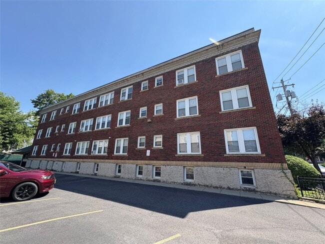 Building Photo - 2 Crandall St