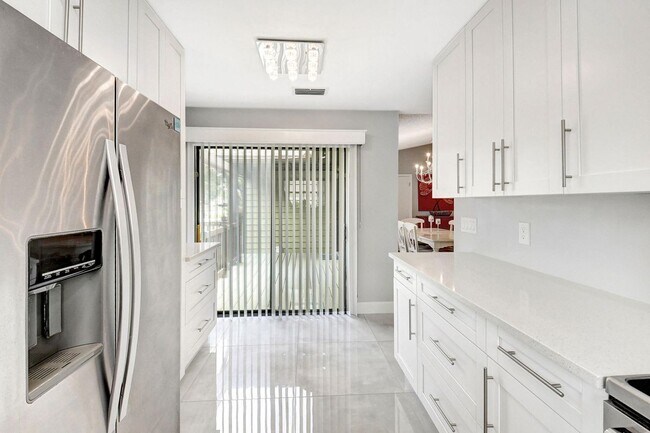 Foto del edificio - 9311 Longmeadow Cir