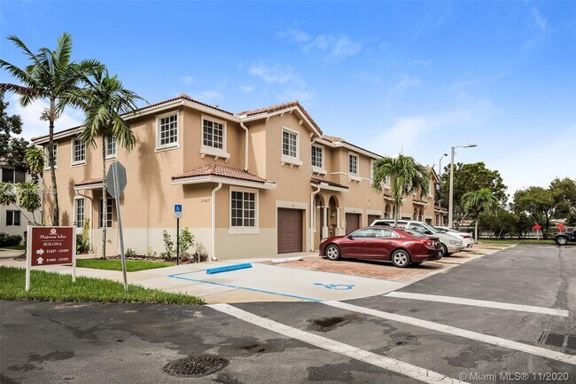 Building Photo - 21427 NW 13th Ct