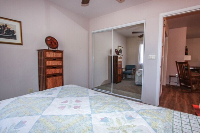 Foto del edificio - Partially Furnished 2 bedroom 2 bath condo