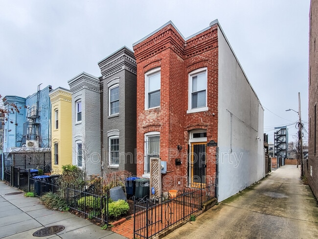 Building Photo - 1008 W St NW