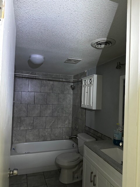 Foto principal - 205 Edgewood Dr