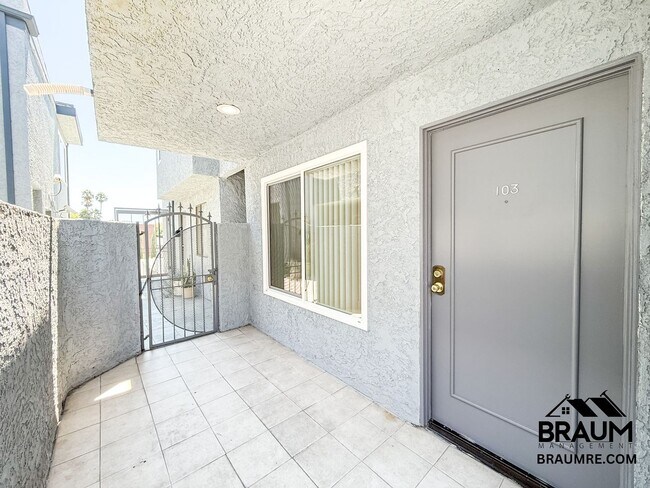 Building Photo - 15000 Burbank Blvd