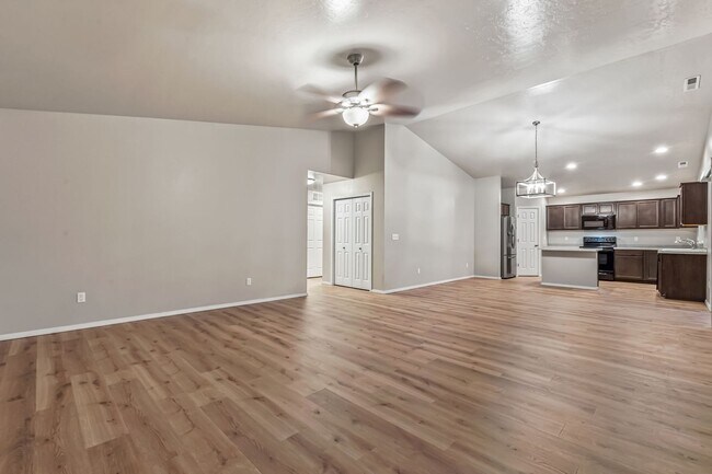 Foto del edificio - Spacious 4bd/2ba, Single Level Home in Qui...