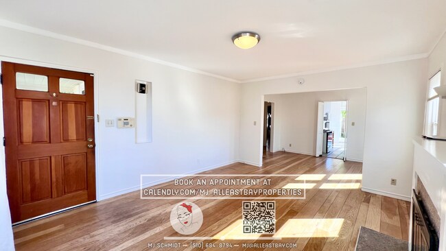 Foto del edificio - Spacious 2 bedroom Home w/ Backyard, Garage, and pet friendly!