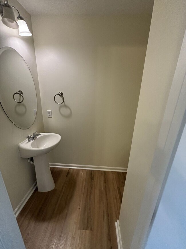 Foto del edificio - 1804 Riverbirch Ln