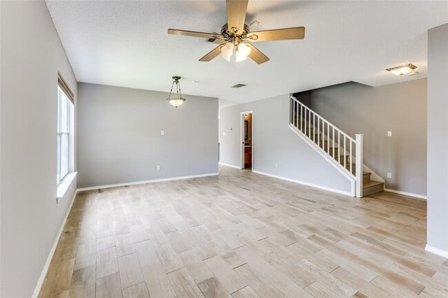 Building Photo - 2200 Milan Dr