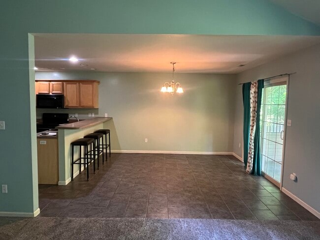 Building Photo - 3806 Snow Leopard Dr