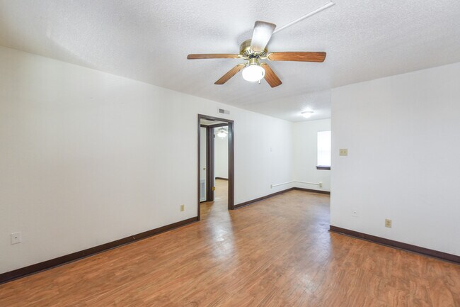 Building Photo - 914 S 25th St