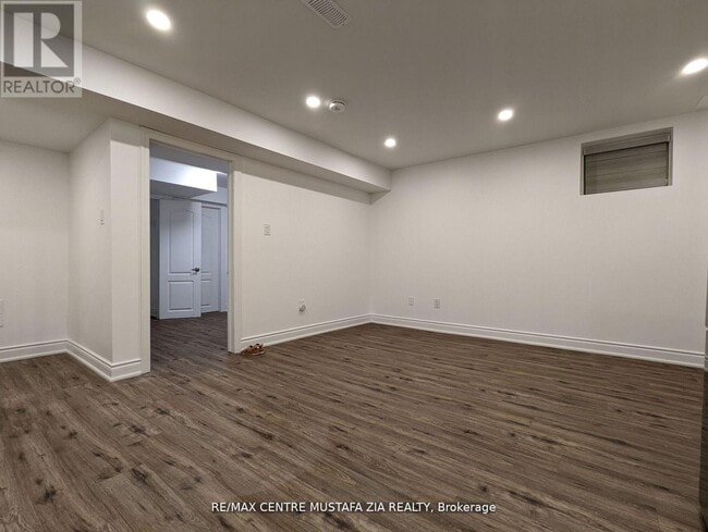 Building Photo - 359 Emmett Landing