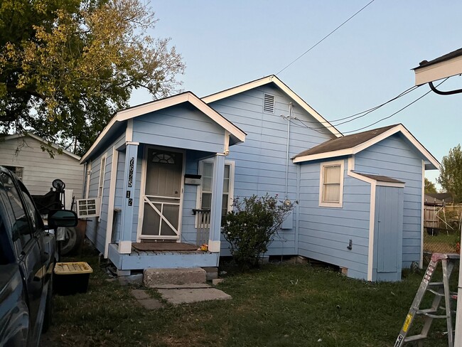 Building Photo - 7625 1/2 Sherman St