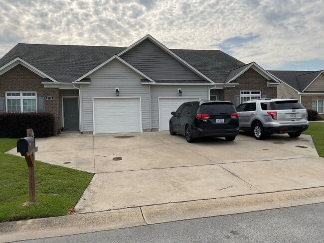 Photo - 2213 Remington Court Townhome