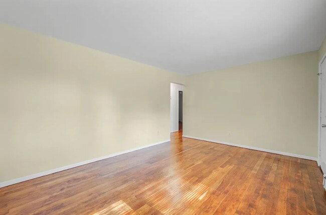 Building Photo - 61 Kellum St