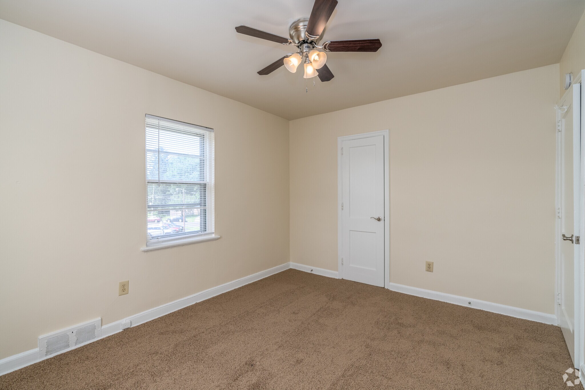 Tremont Apartments photo 3