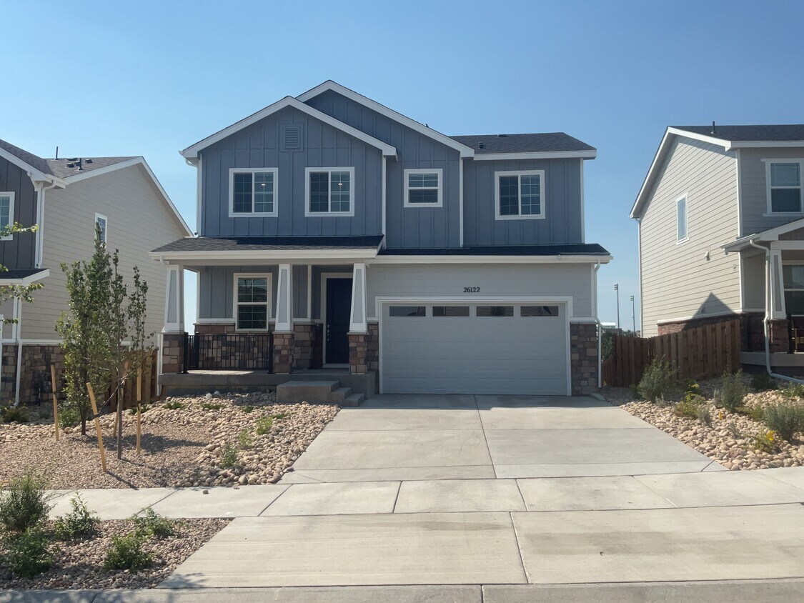 Foto principal - 26122 E Calhoun Pl
