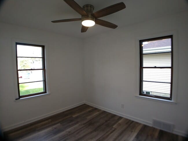 Bedroom 2 - 209 SW School St
