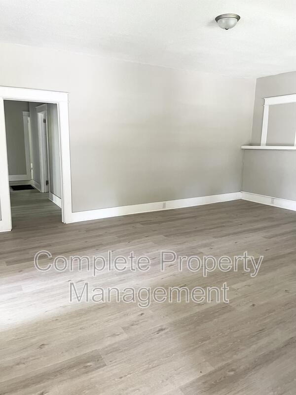 Building Photo - 225 59th Way S