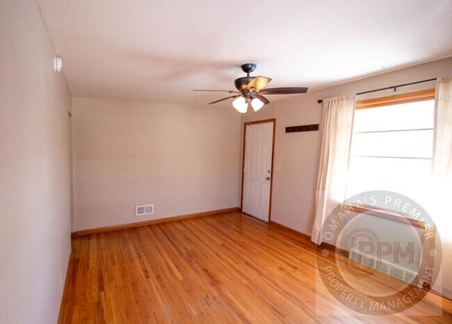 Building Photo - Newly listed 3Bd/1Ba House | Near Midtown: Modern Touches!
