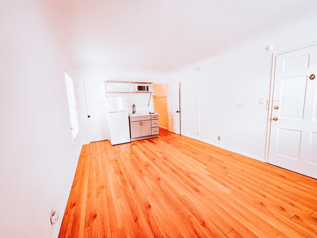 Building Photo - 217 S Tower Dr