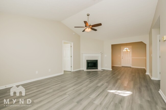 Building Photo - 281 Willow Springs Dr