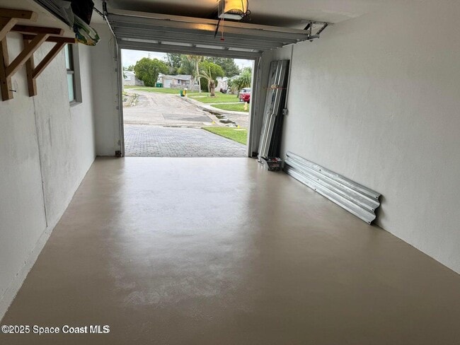 Building Photo - 789 Walnut Dr