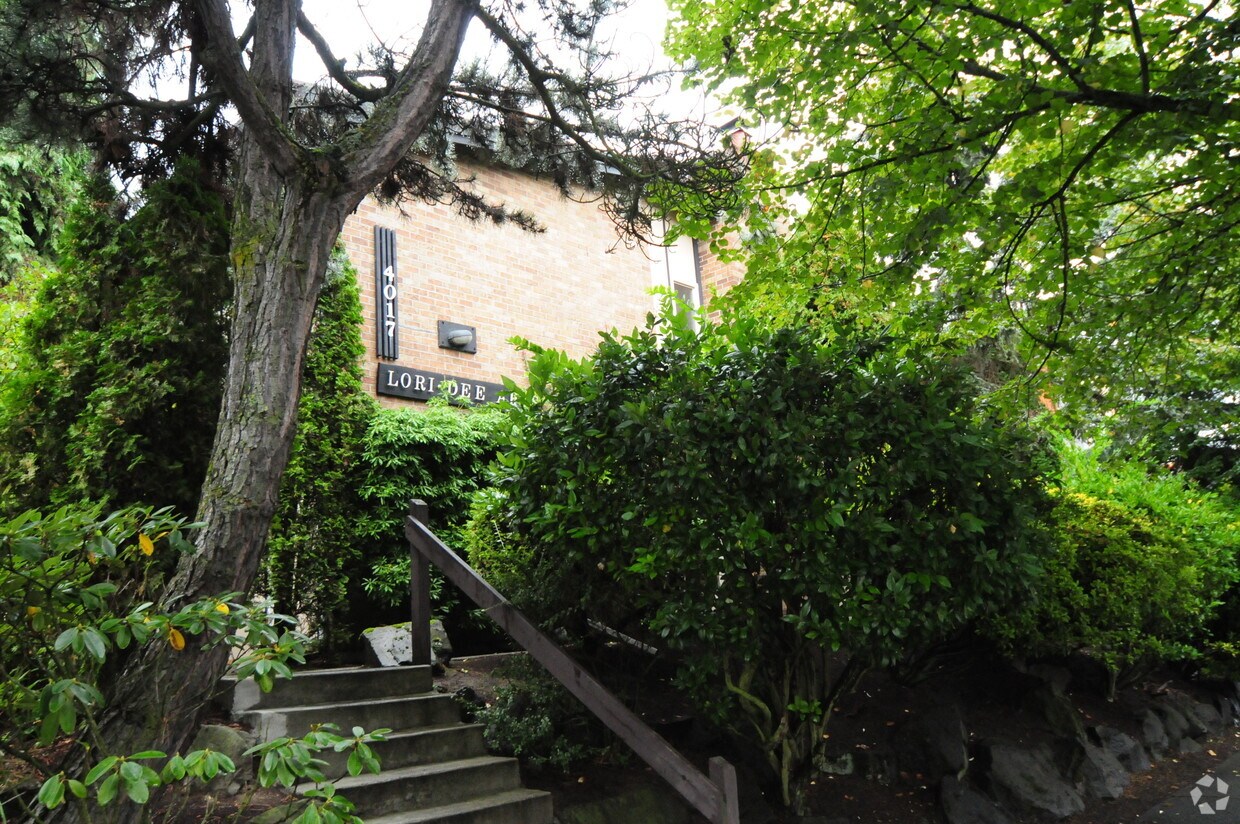 Primary Photo - 4017 California Ave SW